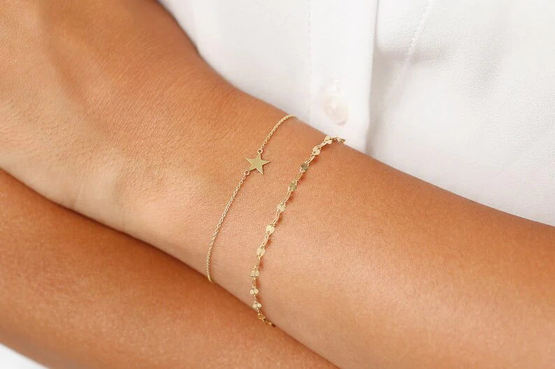 Minimalist Gold Star Bracelet – Elegant Adjustable Chain Bracelet for Women